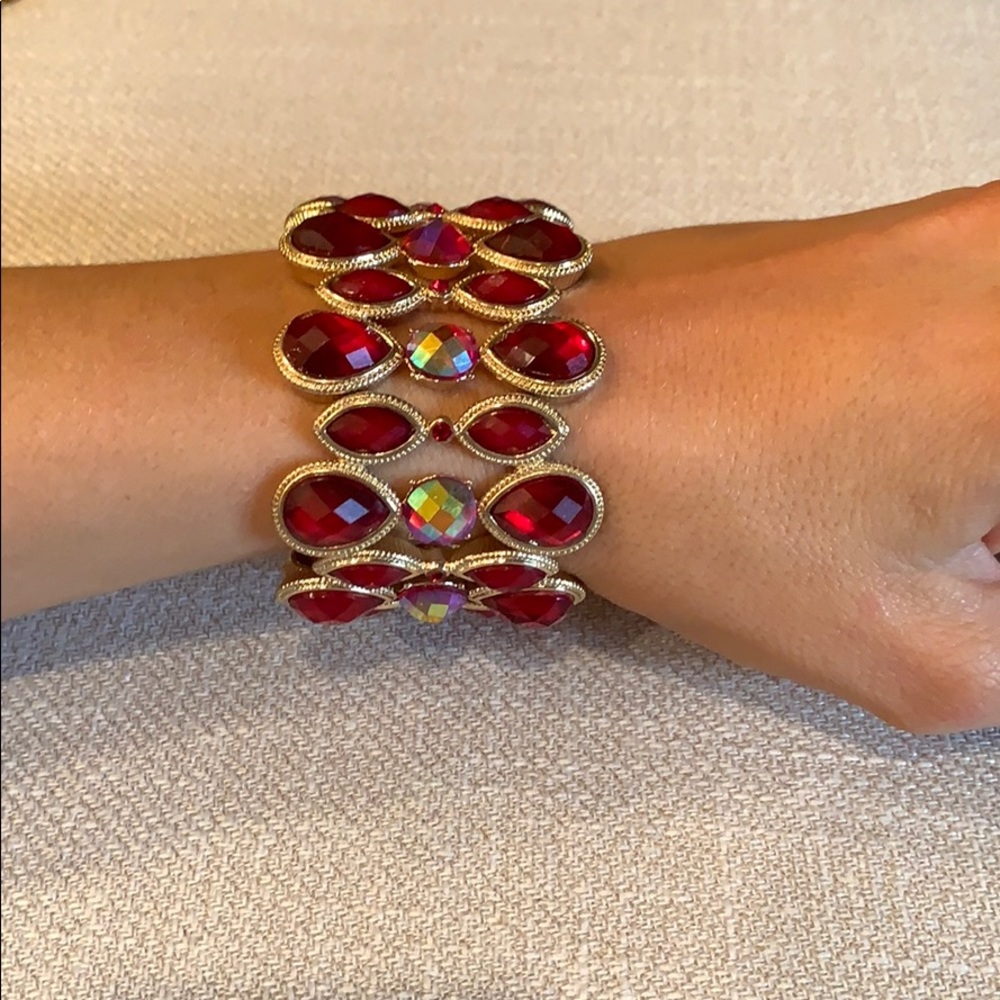 Rede and gold beaded stretchy bracelet